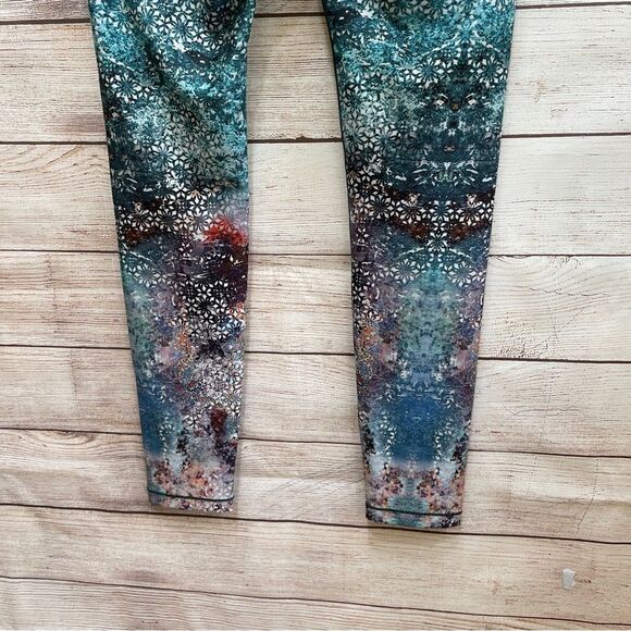 CALIA BY‎ CARRIE UNDERWOOD LEGGINGS - Picture 6 of 7